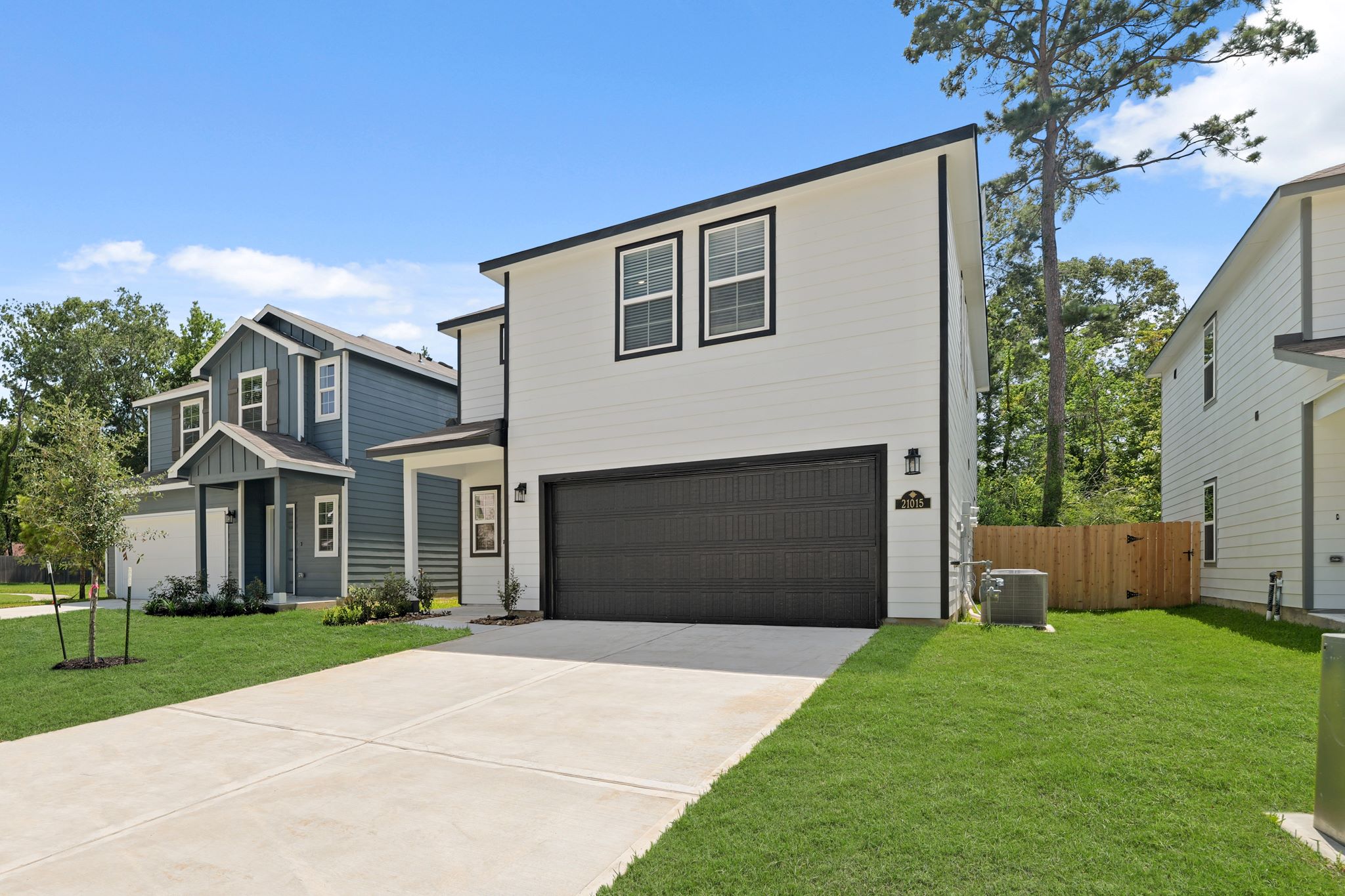 010632 21015 Voyage Lane